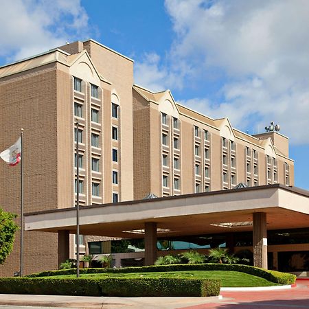 Doubletree By Hilton Whittier Hotel Exterior photo