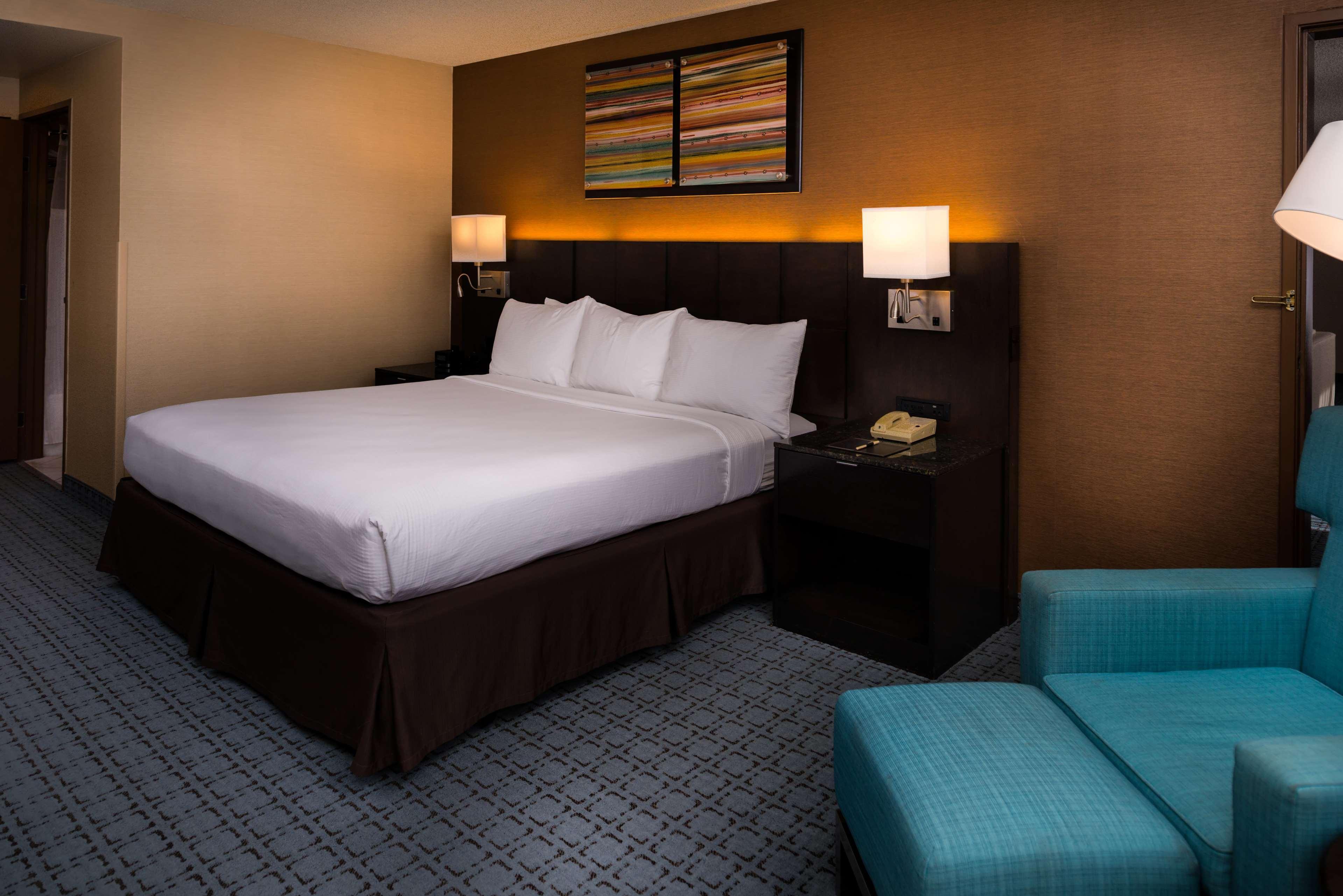 Doubletree By Hilton Whittier Hotel Exterior photo