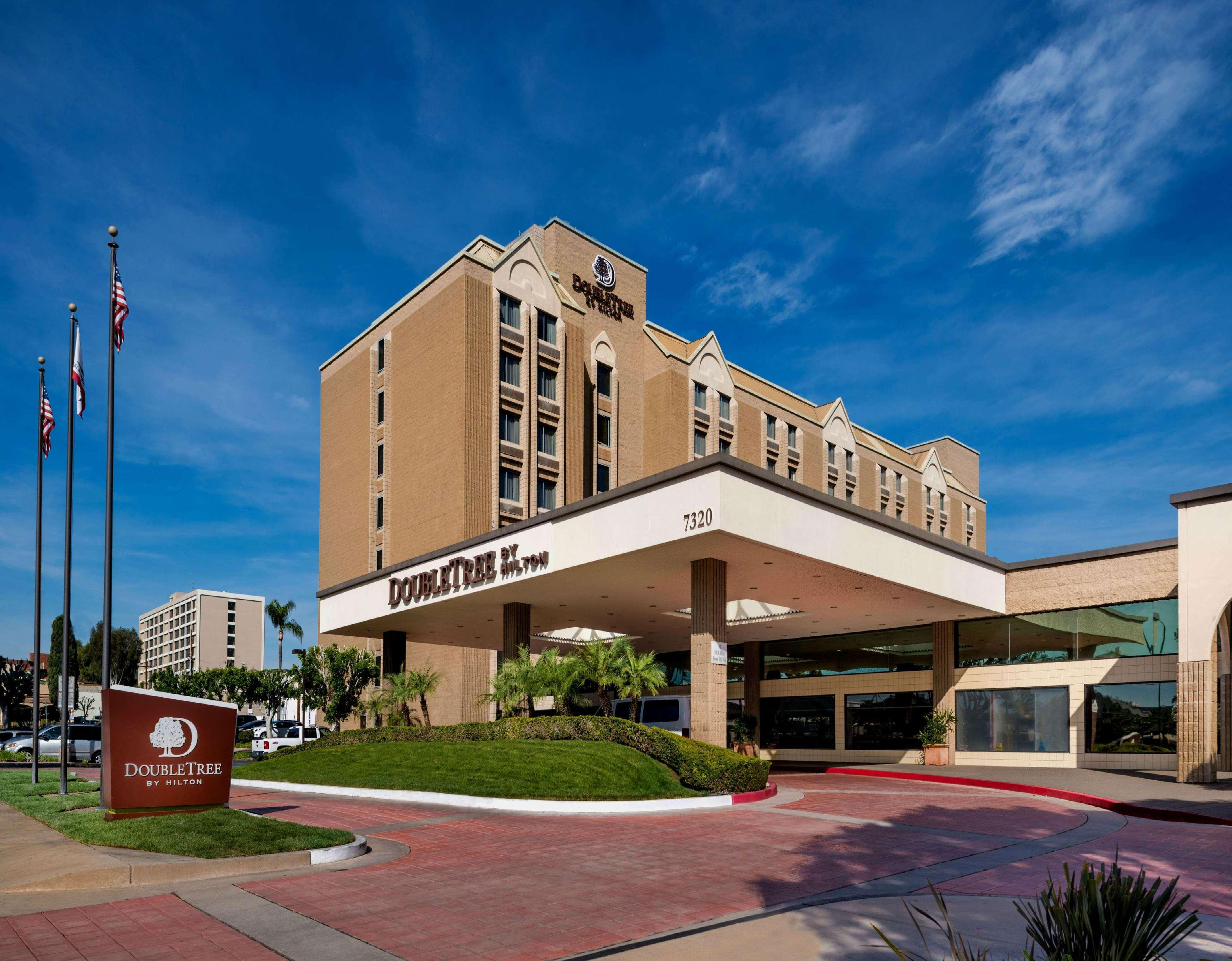 Doubletree By Hilton Whittier Hotel Exterior photo