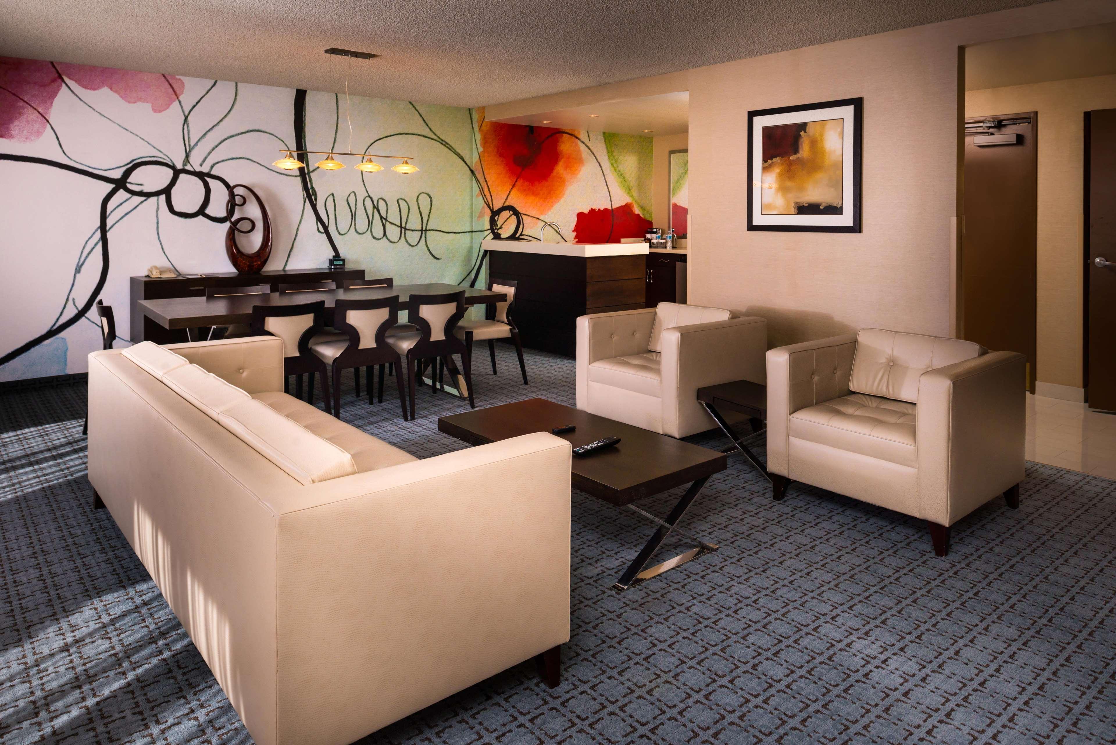 Doubletree By Hilton Whittier Hotel Exterior photo