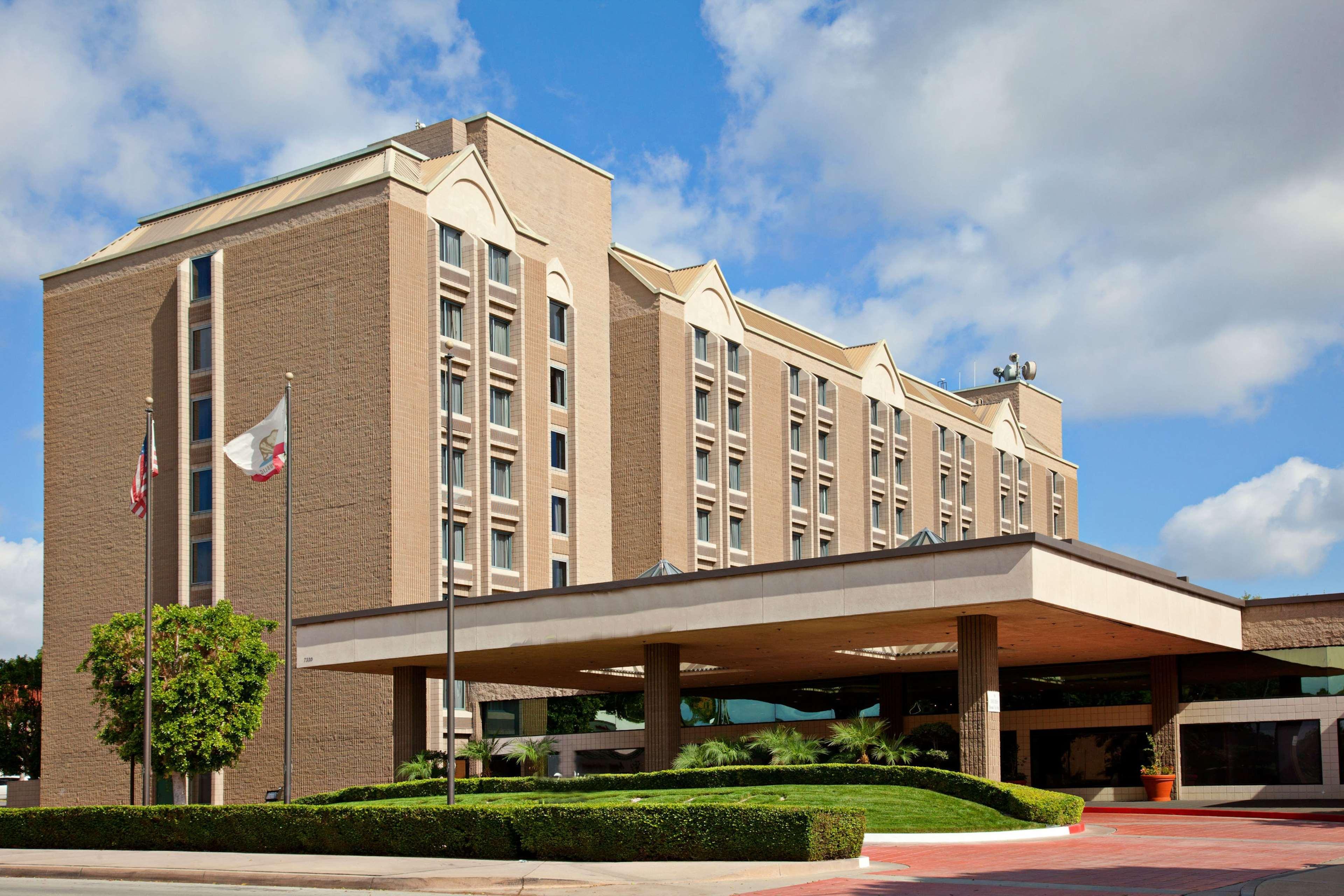 Doubletree By Hilton Whittier Hotel Exterior photo