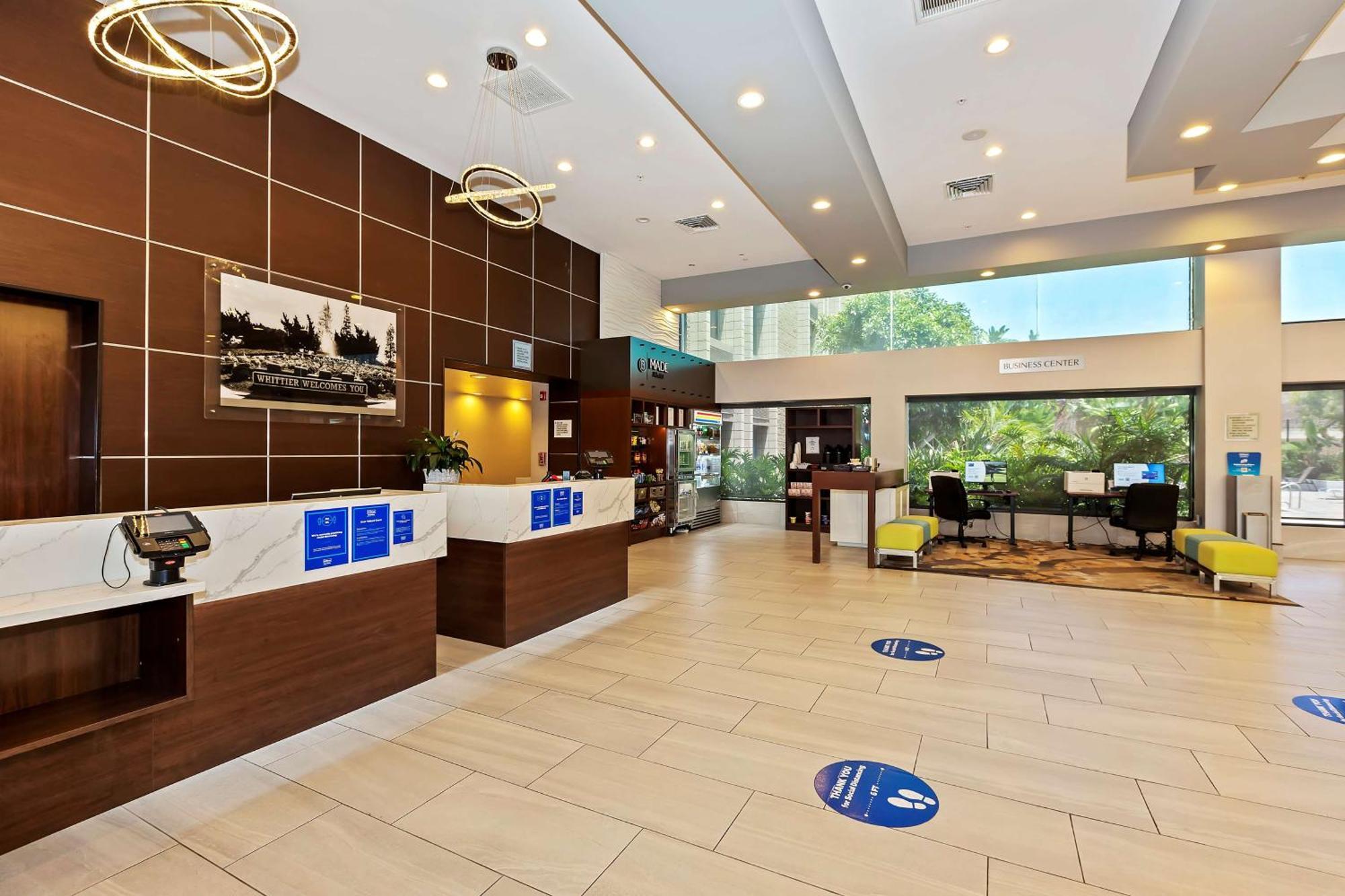 Doubletree By Hilton Whittier Hotel Exterior photo