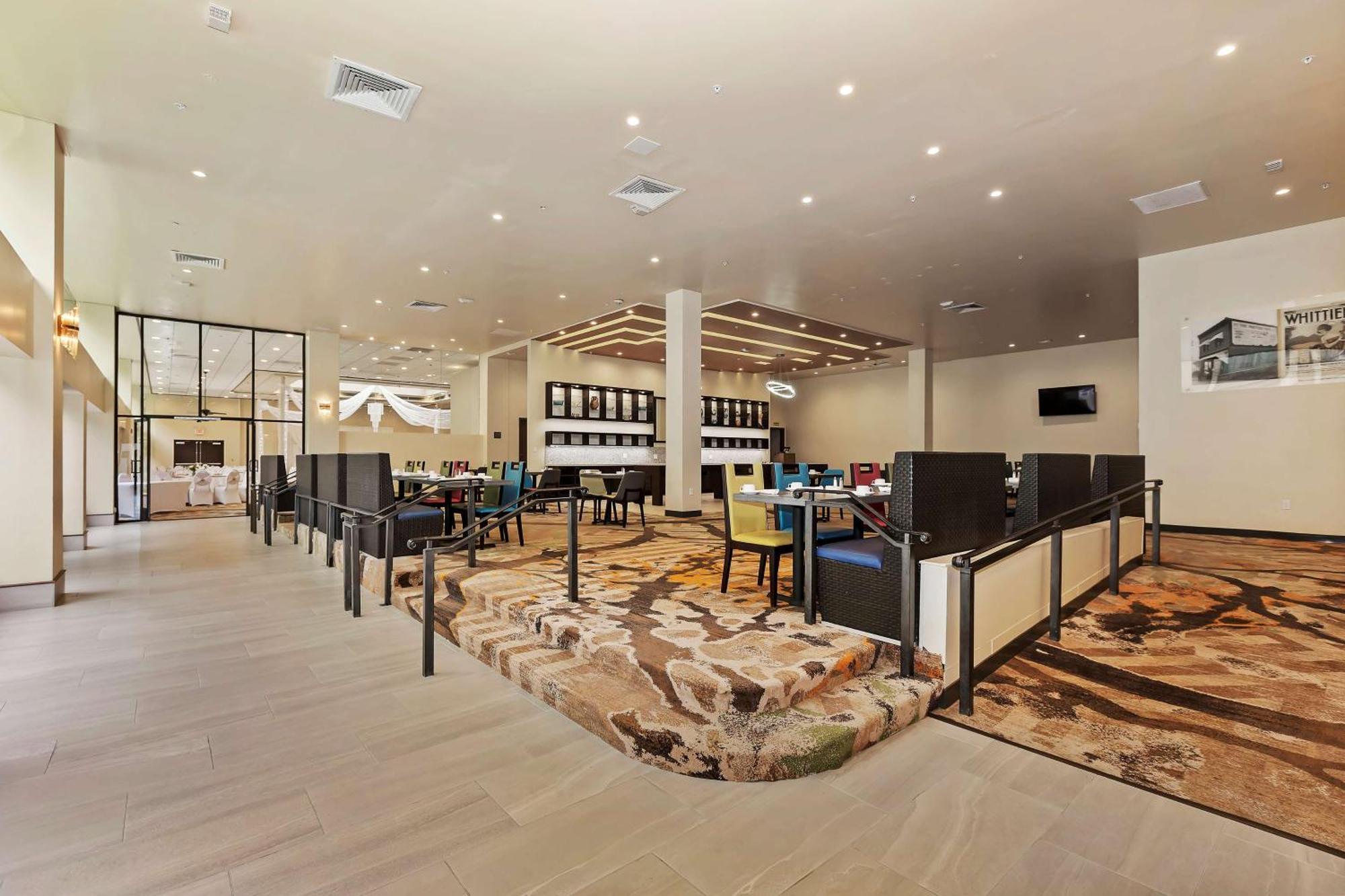 Doubletree By Hilton Whittier Hotel Exterior photo
