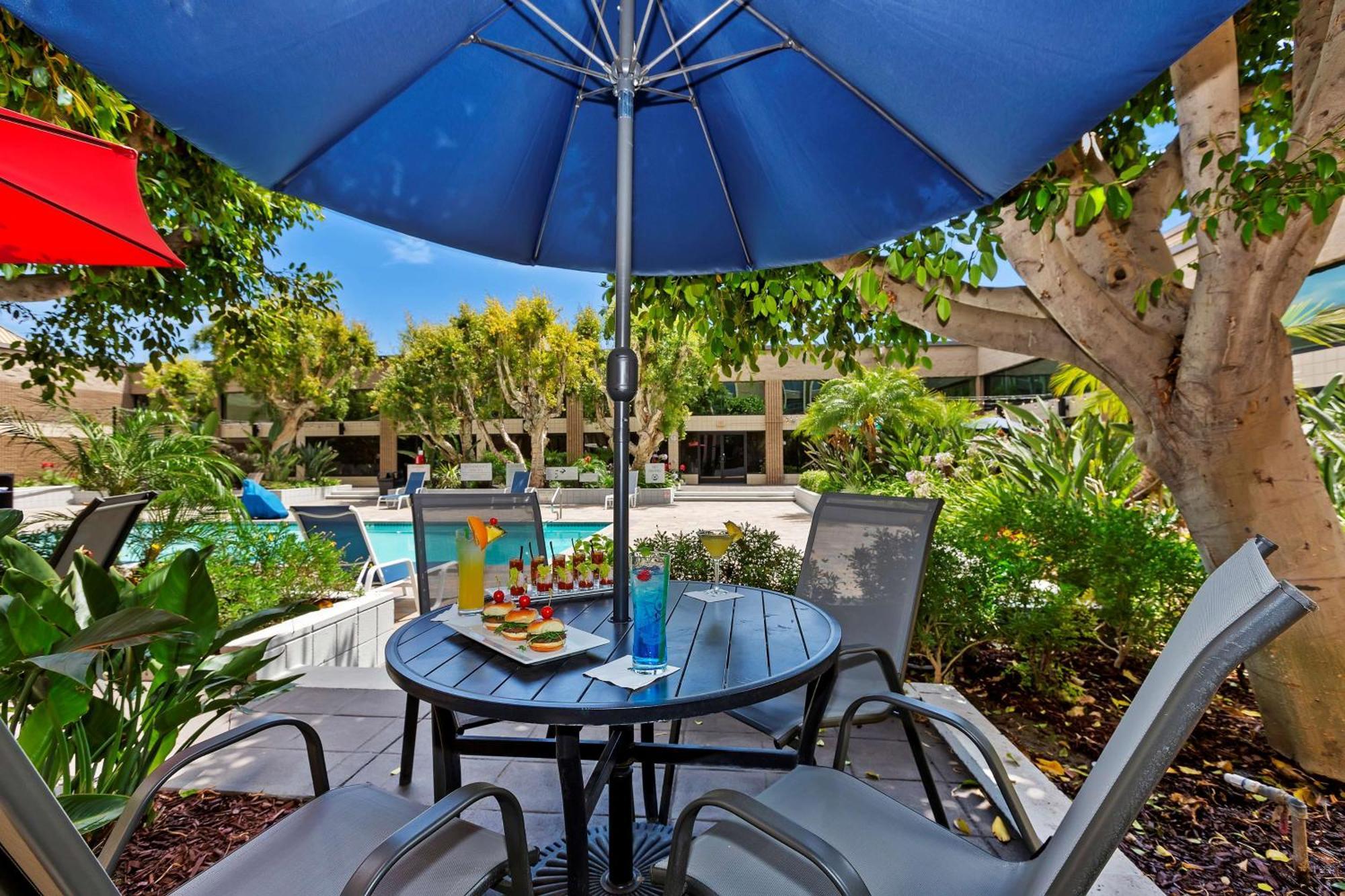 Doubletree By Hilton Whittier Hotel Exterior photo