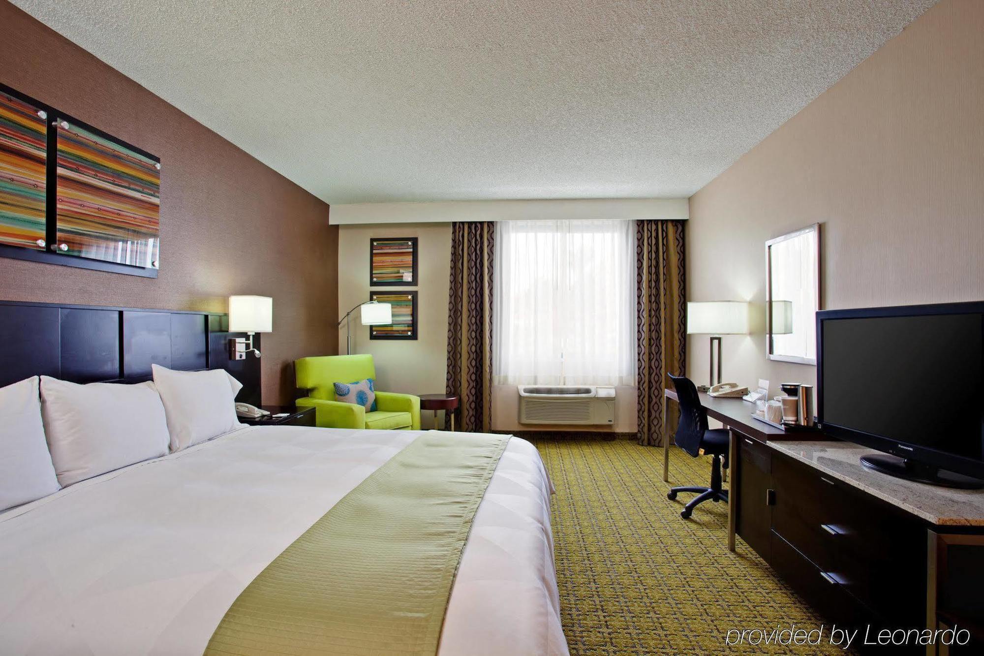 Doubletree By Hilton Whittier Hotel Exterior photo