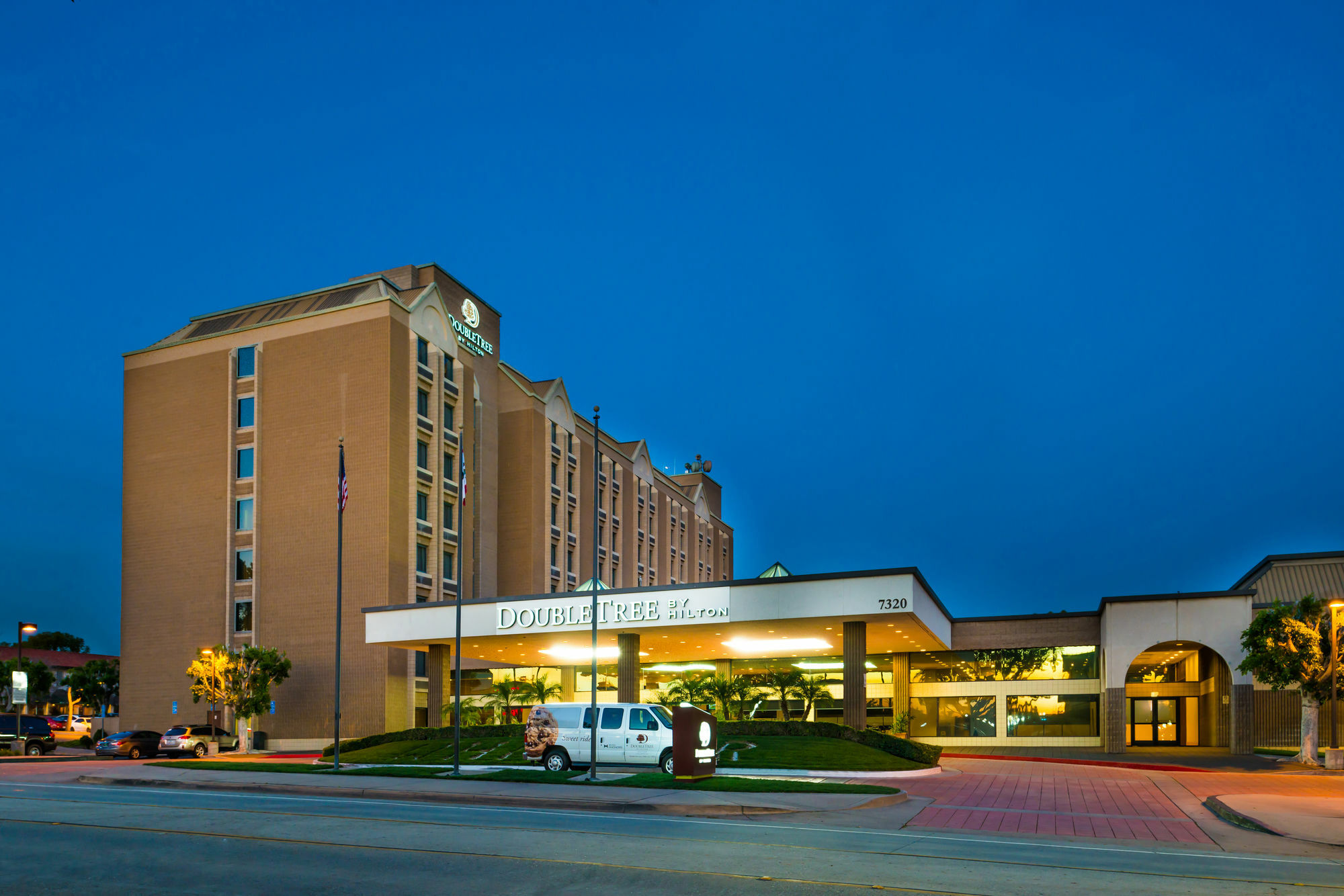 Doubletree By Hilton Whittier Hotel Exterior photo